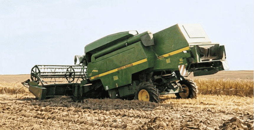 john deere zaglavljen u polju